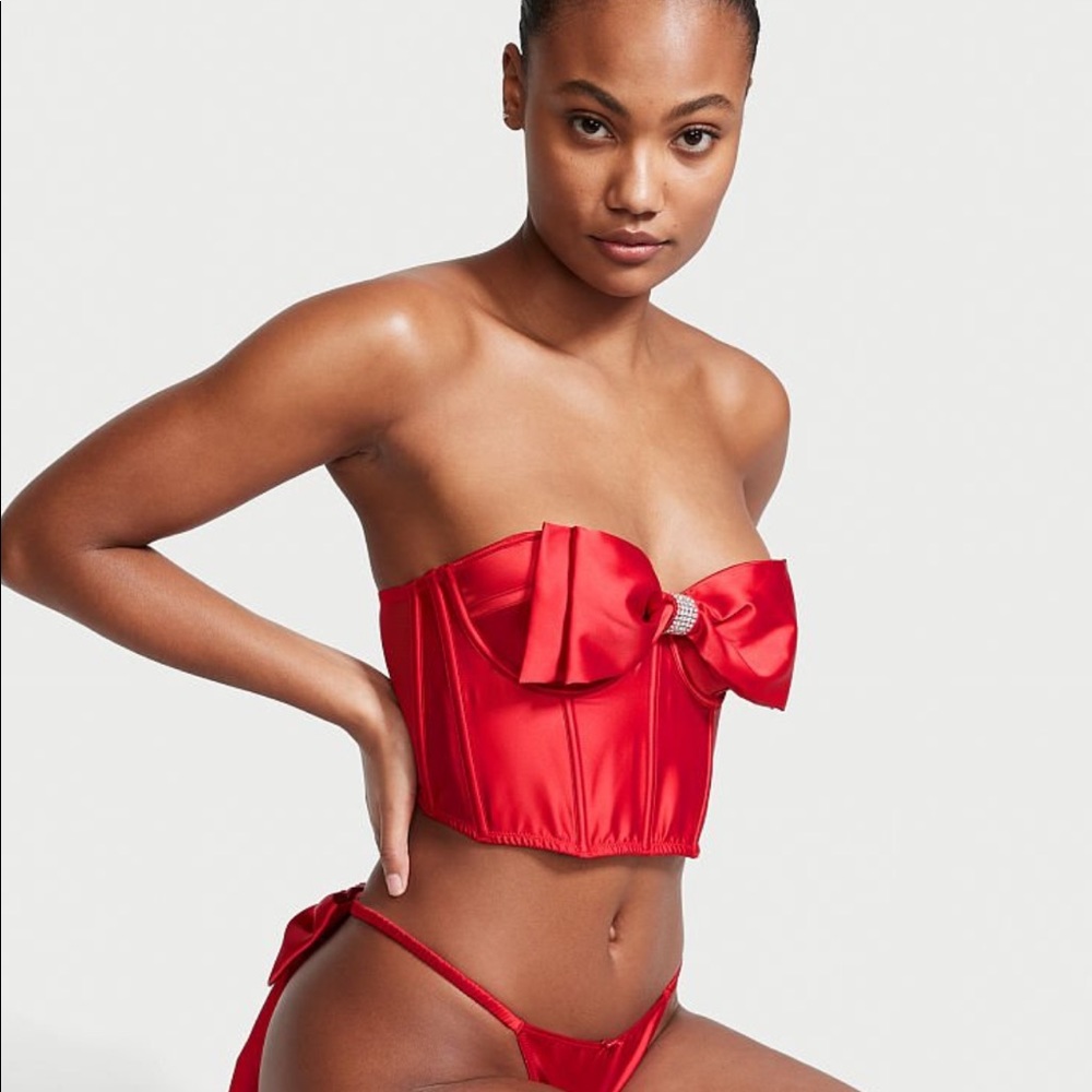 NWT Victoria’s Secret cupped bow bra top 34dd red.